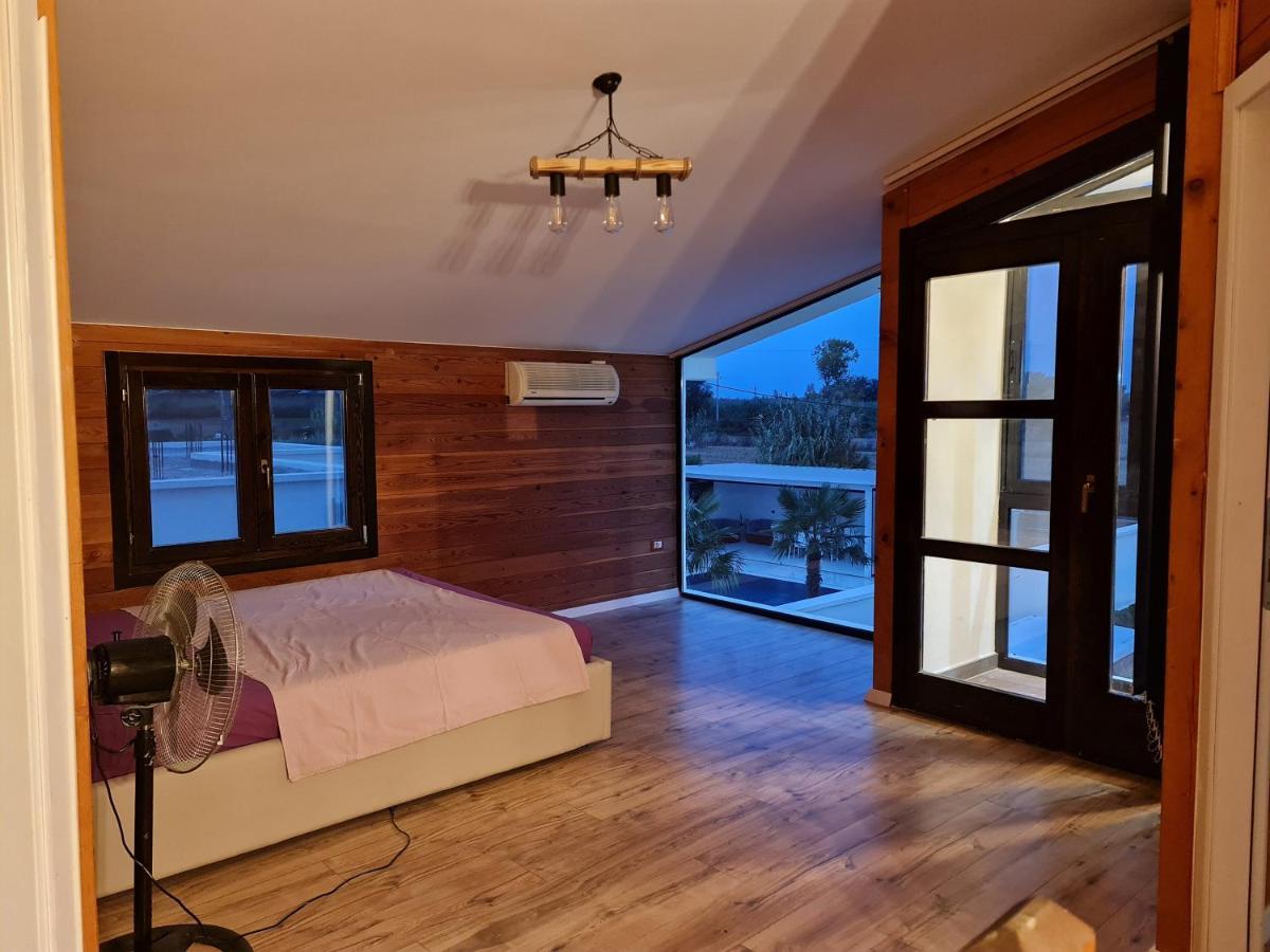 Isea Wood Villa Rrushkull  Exterior photo