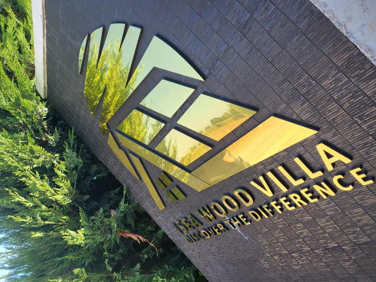 Isea Wood Villa Rrushkull  Exterior photo